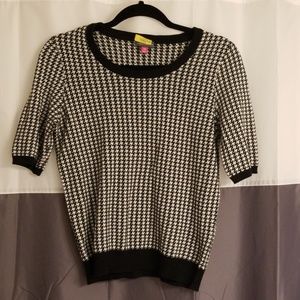 VINCE CAMUTO SWEATER